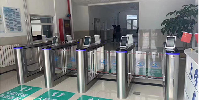 翼閘擺閘刷卡電源安裝在哪里？